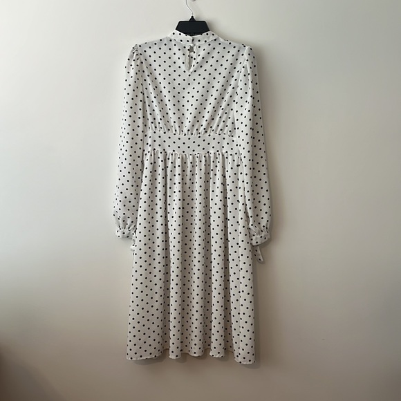 Dot Pattern Long-sleeved Dress - Picture 3 of 12
